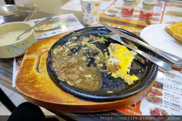 親親戲院.188元超值雪花牛排+爆漿餐包很好吃@我家牛排北屯店