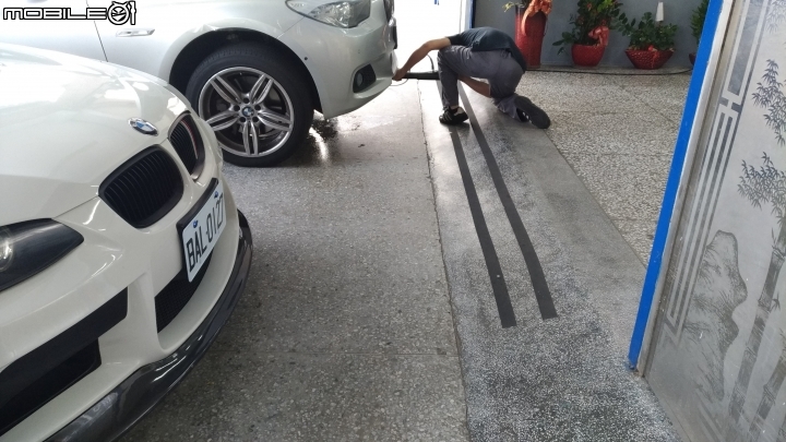 BMW漏油
