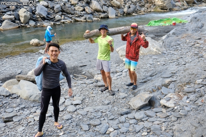 【野生天體營】2018 - 塔羅灣溪野溪露宿。溯溪野營溫泉耶誕營火趴一次滿足