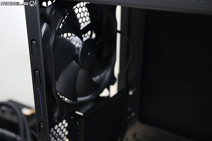 [開箱] Antec P5 低調靜音MicroATX裝機系小機殼