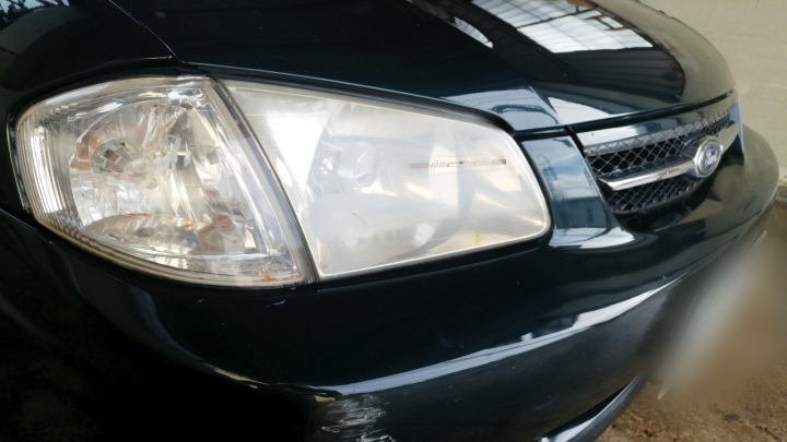 Ford Tierra1.8 Ghia 關箱文