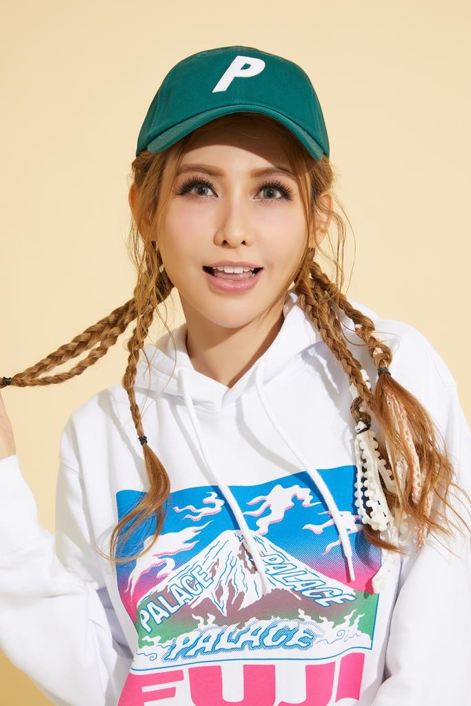 COOL PEOPLE｜這顆泡泡糖將捲起最強蝴蝶效應！「潮媚」愷樂 性感來襲！