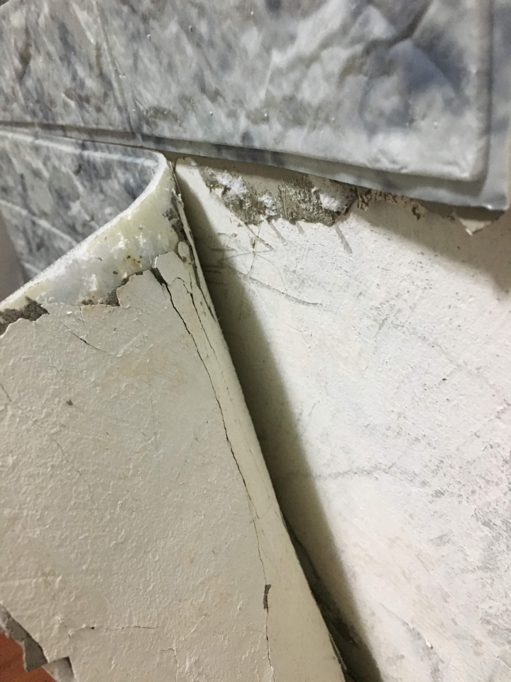 老屋外牆漏水濕氣求救