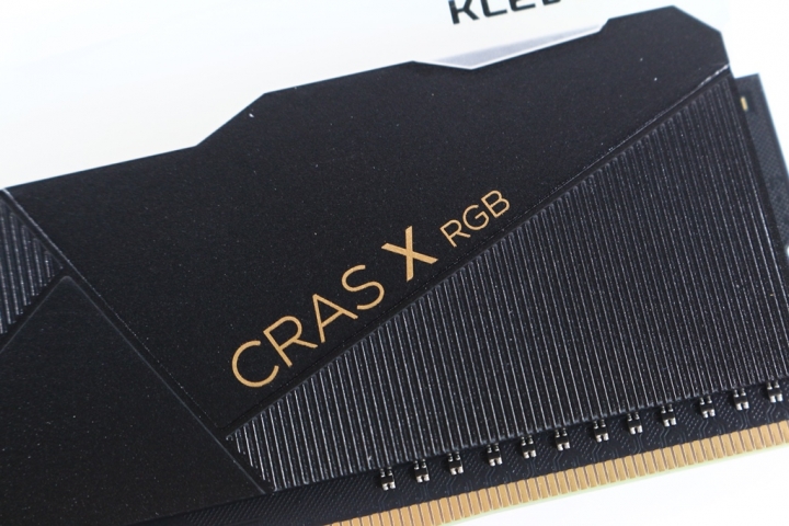 科賦KLEVV CRAS X RGB DDR4電競記憶體-酷炫RGB水晶寶石造型設計，視覺效果再升級