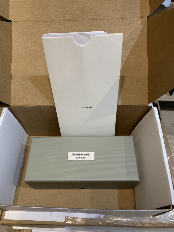「開箱 開箱 開箱」Thom Browne 眉框眼鏡+Off-White丹寧褲+Saint Laurent粗框眼鏡