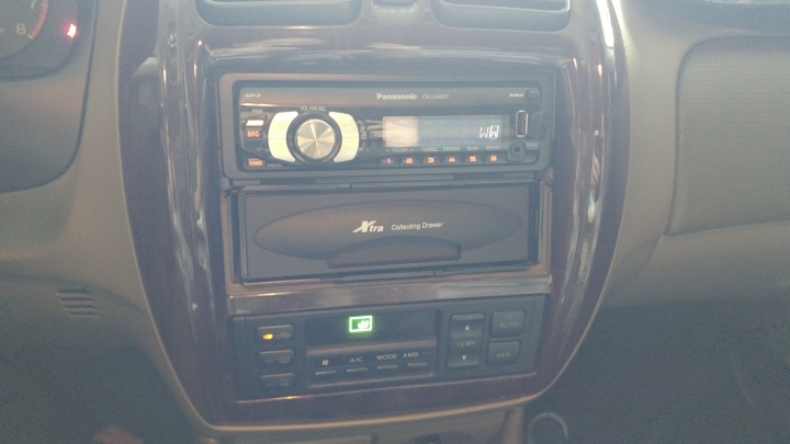 Ford Tierra1.8 Ghia 關箱文