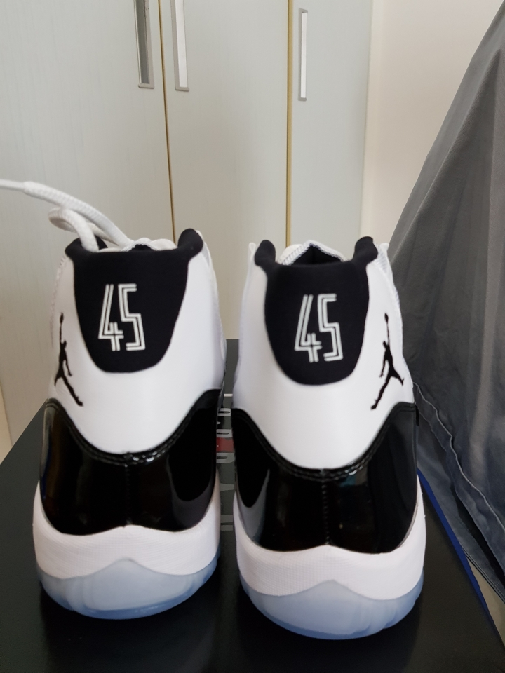 中年大叔的小圓夢 AJ11 黑白 復刻版 開箱