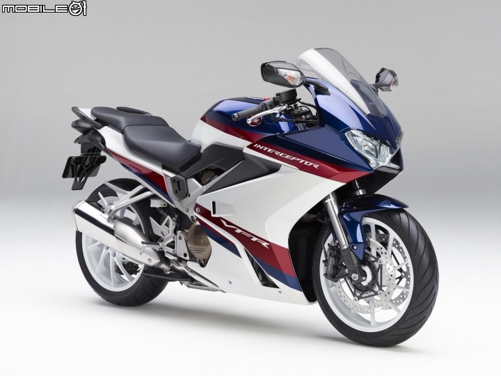 【海外快訊】復刻元素正夯 HONDA VFR800F、VFR800X 新色推出! 【海外快訊】復刻元素正夯 HONDA VFR800F、VFR800X 新色推出!