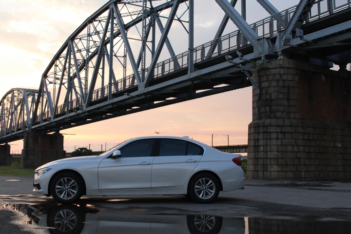 開箱~BMW 318i