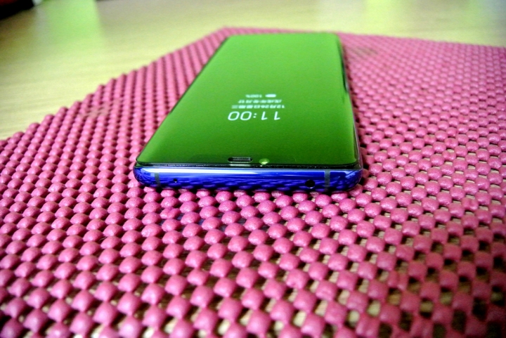 點我看大圖 HUAWEI Mate 20 Pro 極光藍 輕開箱/2日使用心得