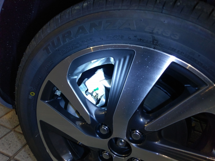 真開箱文   18 Yaris S 銀鴨 購車心得記