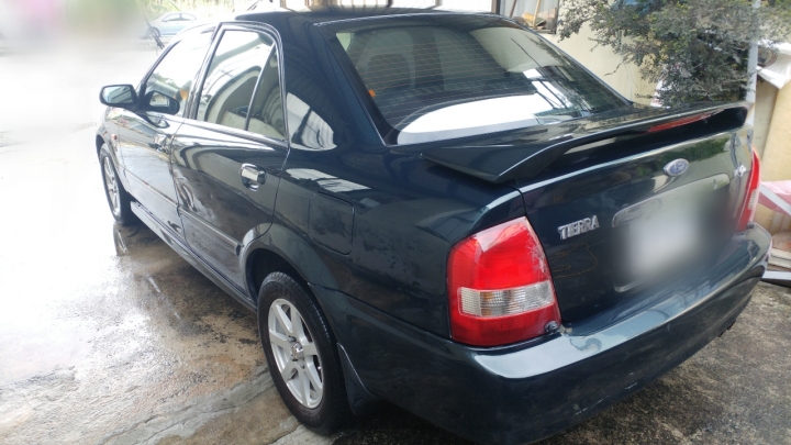 Ford Tierra1.8 Ghia 關箱文