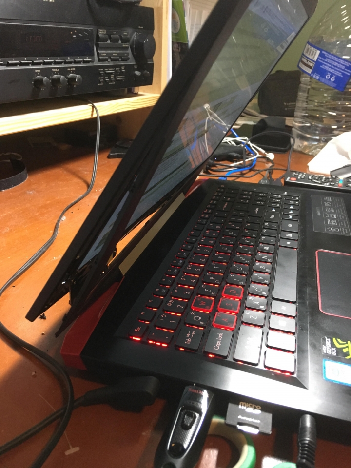 求救_Acer VX15 螢幕框破裂..保固有用嗎