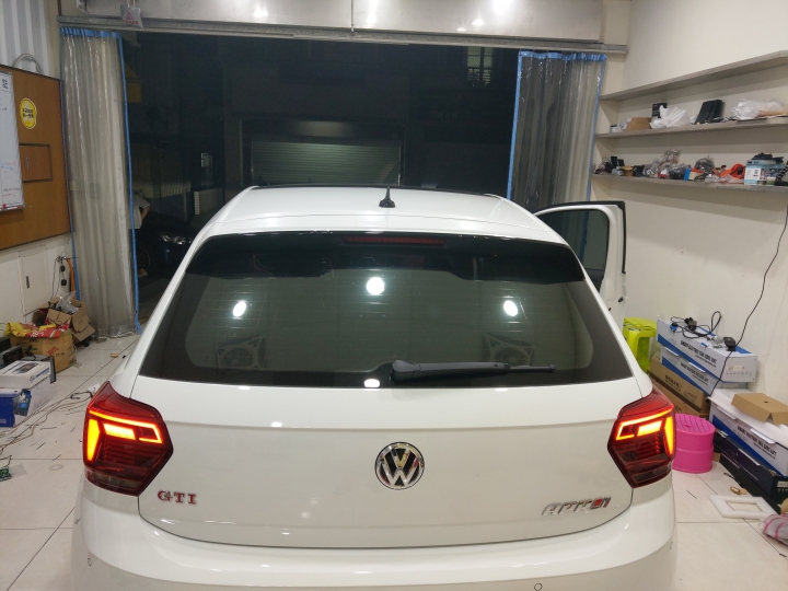 比悲傷更悲傷的故事 就是買了限量66台的POLO GTI 才發現2019年式 多了盲點