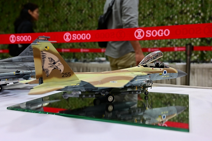 Z6開箱，拍美食，報導高雄模型藝術祭在SOGO。
