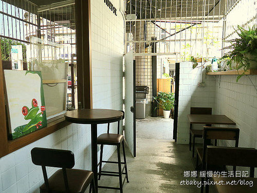 【食記】高雄鼓山|隱密舒適的小店 • 巴西莓果碗~堤貝街咖啡 Tibet St. Coffee