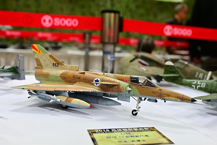 Z6開箱，拍美食，報導高雄模型藝術祭在SOGO。