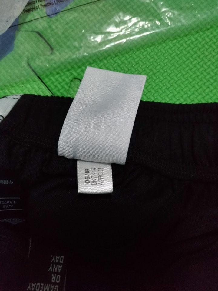 愛迪達 BK7414 褲子 真假
