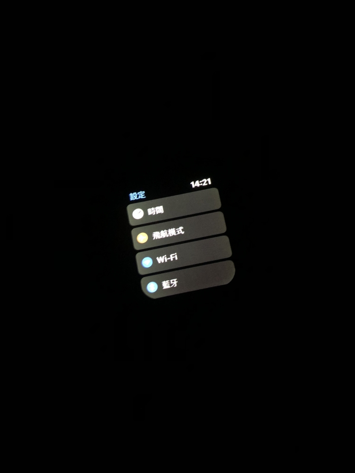 apple watch s4 螢幕發色問題