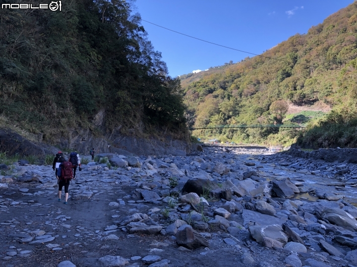 【野生天體營】2018 - 塔羅灣溪野溪露宿。溯溪野營溫泉耶誕營火趴一次滿足
