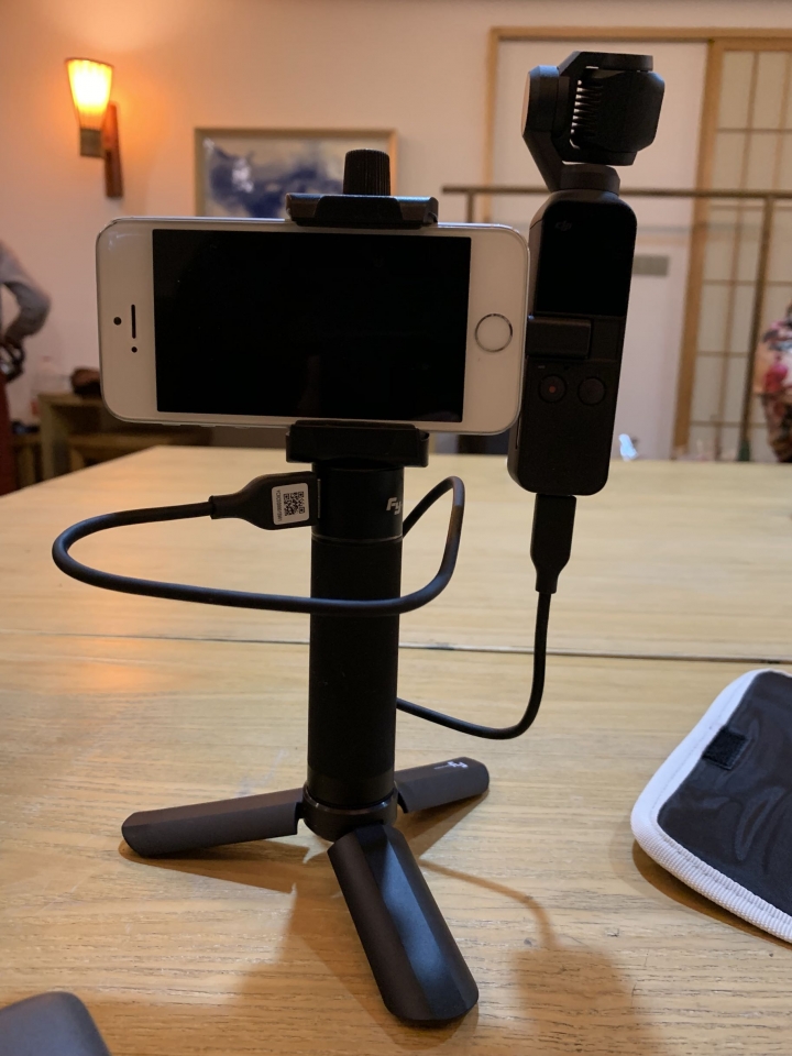 DJI OSMO Pocket 手持小腳架兼行動電源