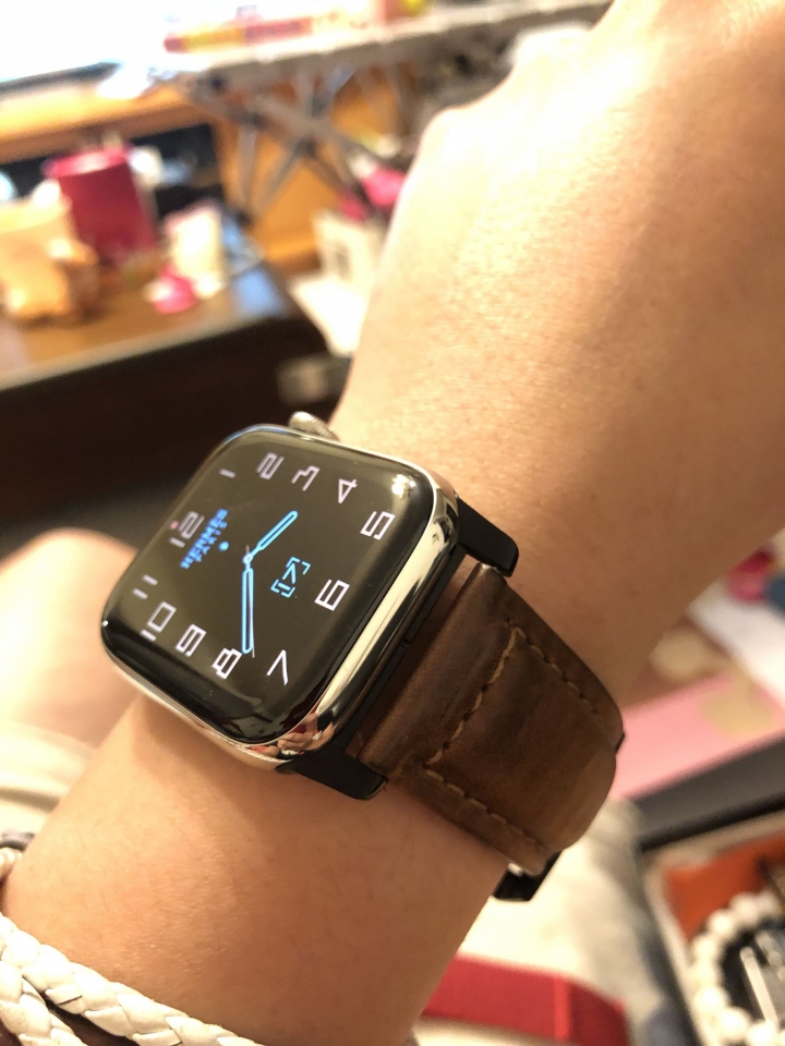 AW4 Hermes 搭各式錶帶