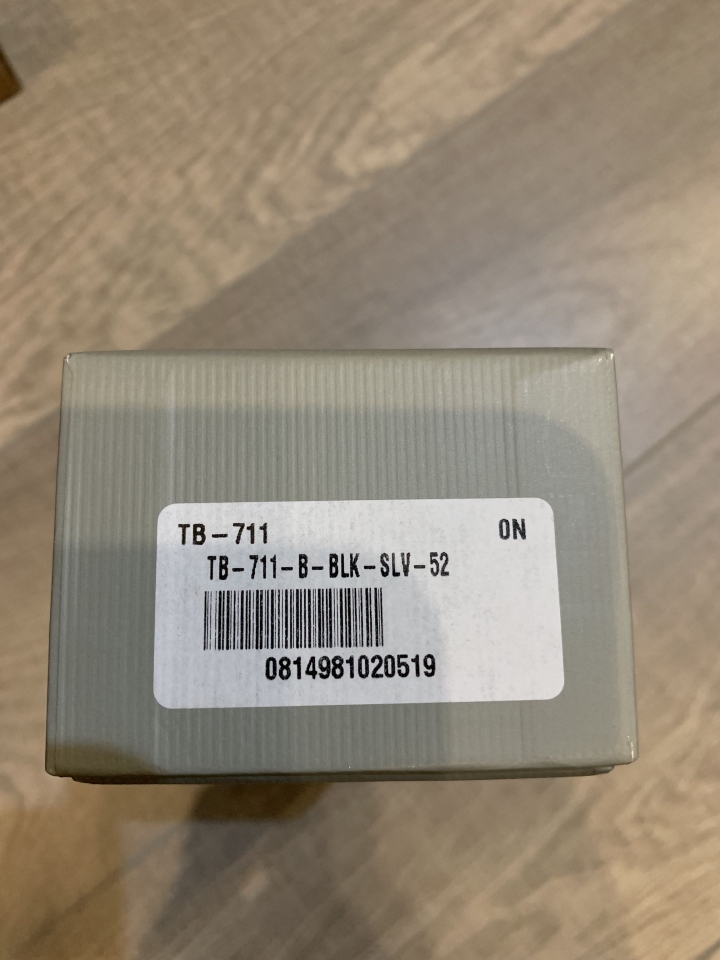 「開箱 開箱 開箱」Thom Browne 眉框眼鏡+Off-White丹寧褲+Saint Laurent粗框眼鏡