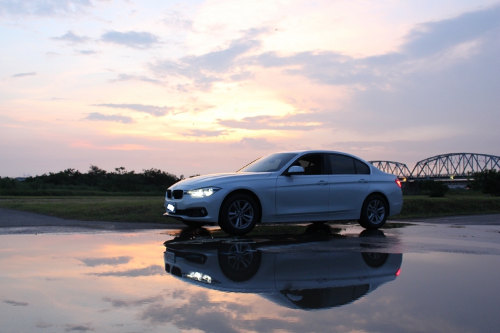開箱~BMW 318i