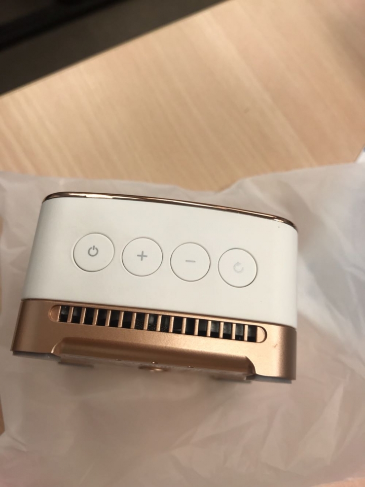 ［開箱］KONKA 康佳K1 無線微型投影機