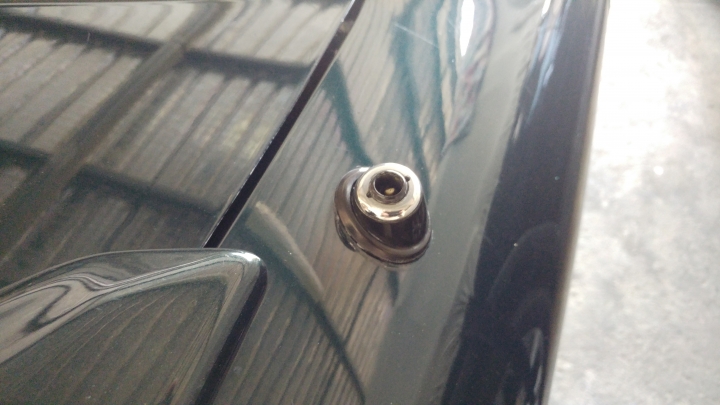Ford Tierra1.8 Ghia 關箱文
