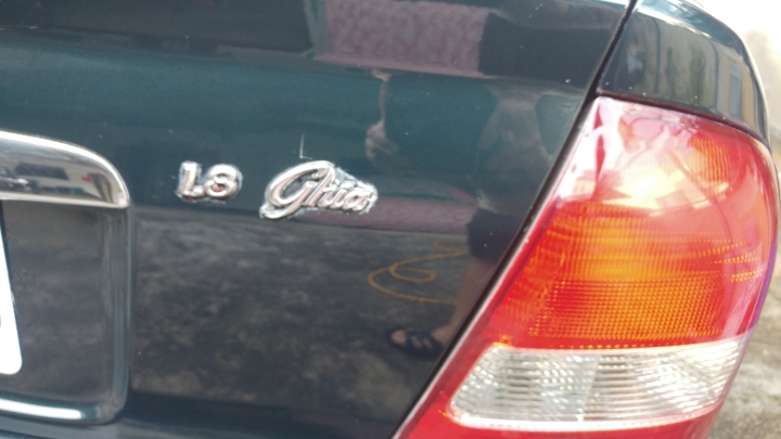 Ford Tierra1.8 Ghia 關箱文