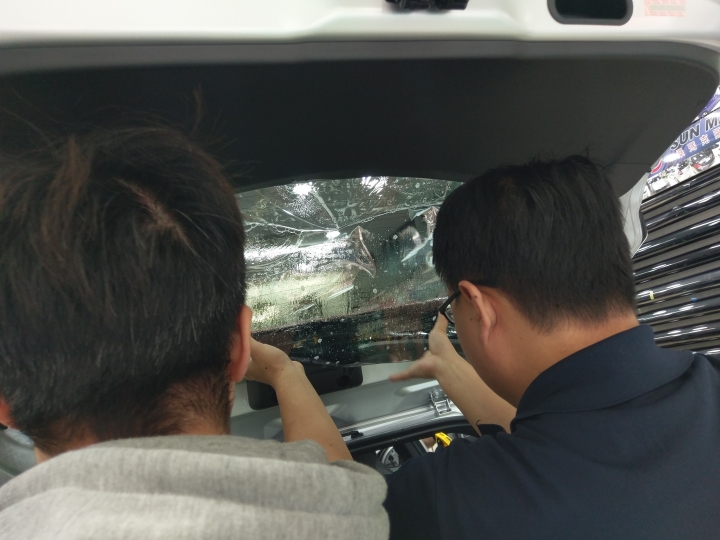 真開箱文   18 Yaris S 銀鴨 購車心得記