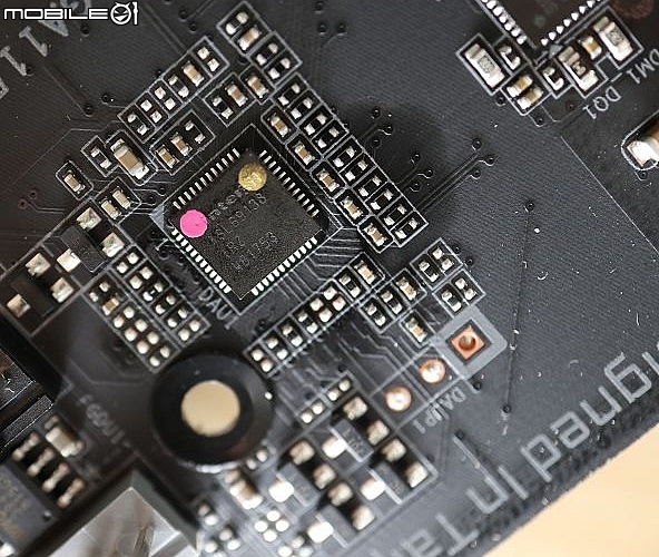 性價比導向供電散熱強化 AORUS 主流菁英 Z390 ELITE 開箱