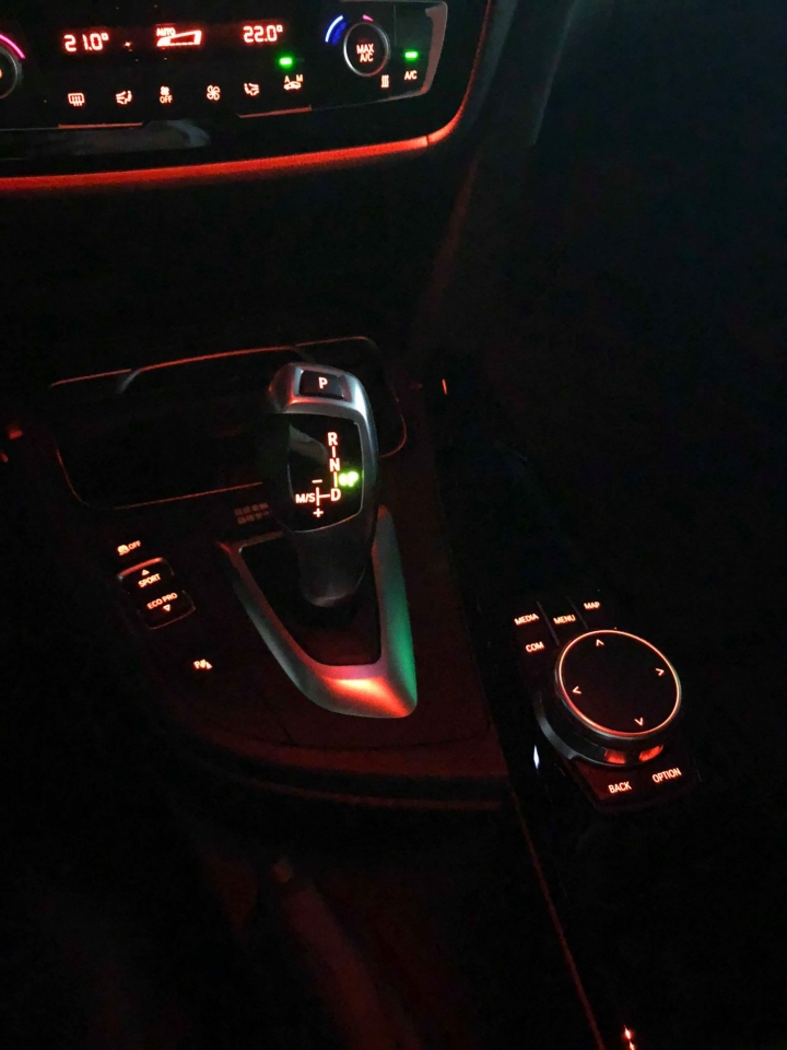 BMW318i白金版開箱與心路歷程，文長歡迎亂入（推薦新竹中鎂業務阿傑）