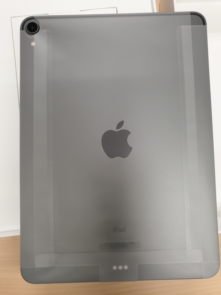 iPad Pro 11吋太空灰開箱加快充測試