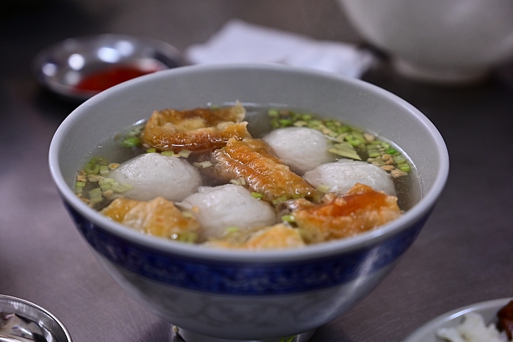 Z6開箱，拍美食，報導高雄模型藝術祭在SOGO。