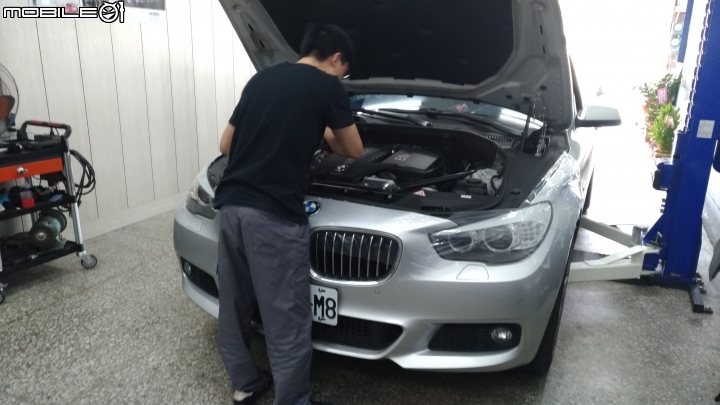 BMW漏油