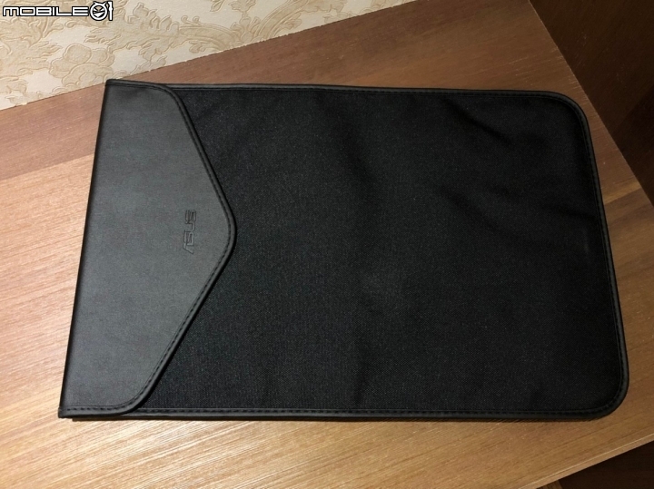 ASUS ZenBook 15 UX533FD皇家藍   15吋也能很輕薄