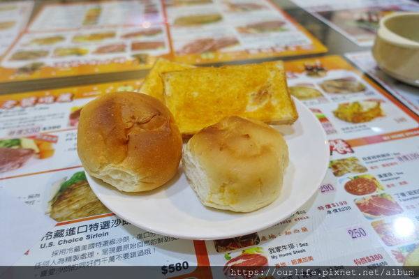 親親戲院.188元超值雪花牛排+爆漿餐包很好吃@我家牛排北屯店