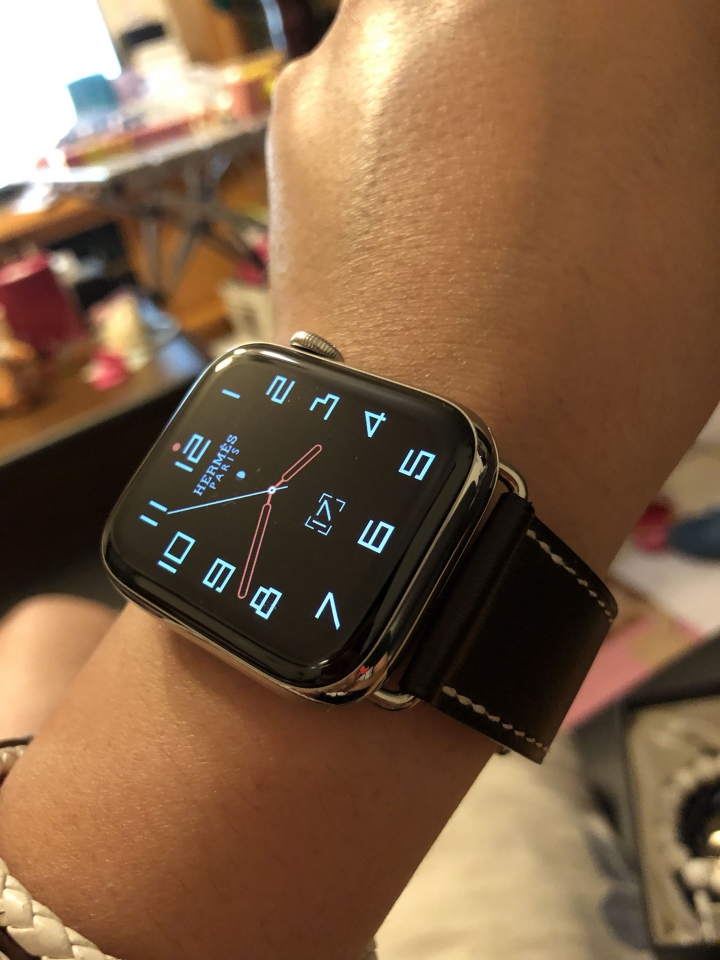 AW4 Hermes 搭各式錶帶