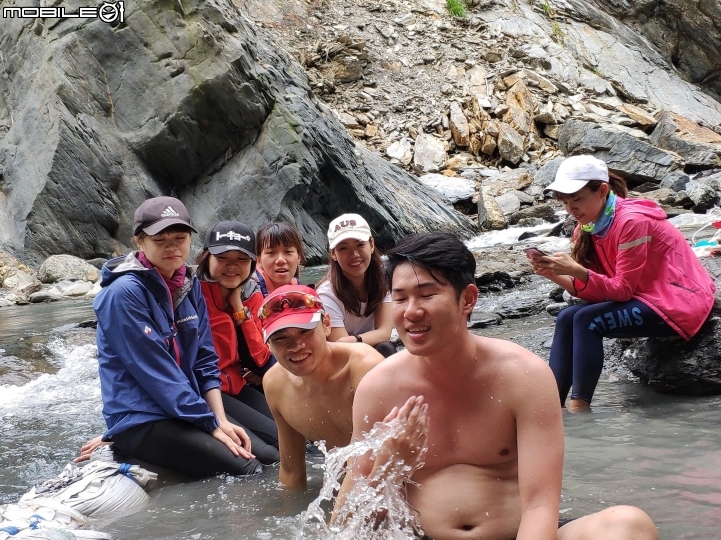 【野生天體營】2018 - 塔羅灣溪野溪露宿。溯溪野營溫泉耶誕營火趴一次滿足
