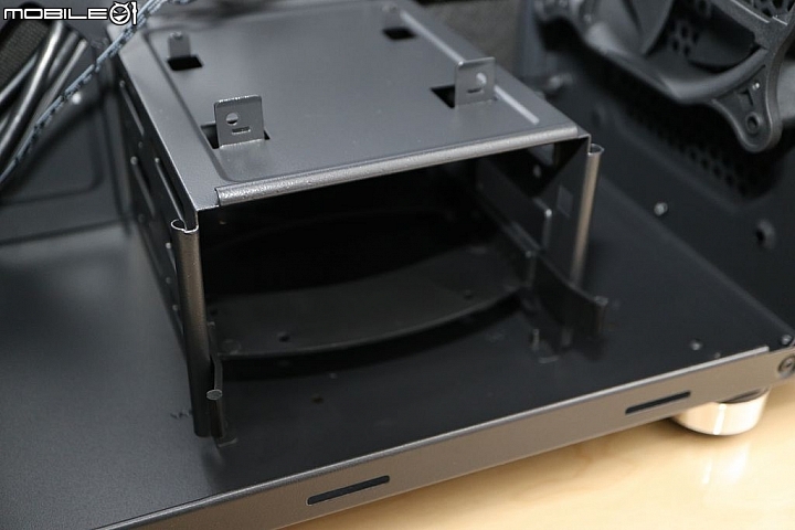 [開箱] Antec P5 低調靜音MicroATX裝機系小機殼