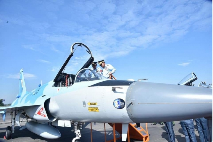 緬甸空軍的梟龍戰機