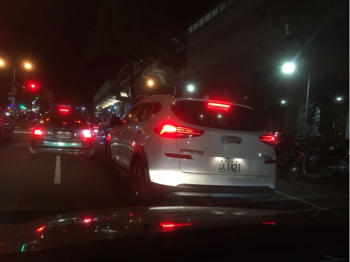 看起來像現代的偽裝車