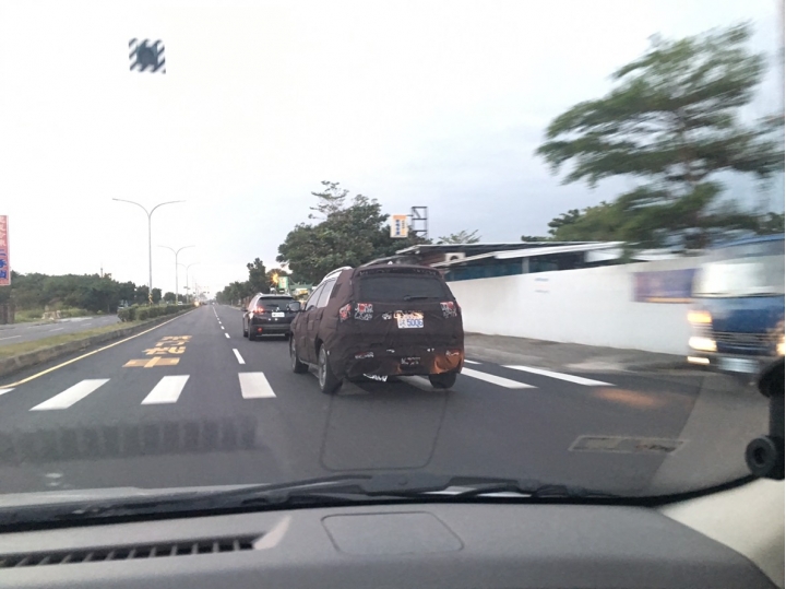台東路上看見試車牌