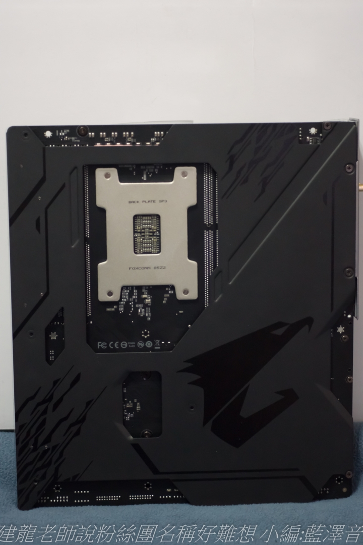 翱翔於天際的農企神鷹 GIGABYTE X399 AORUS XTREME