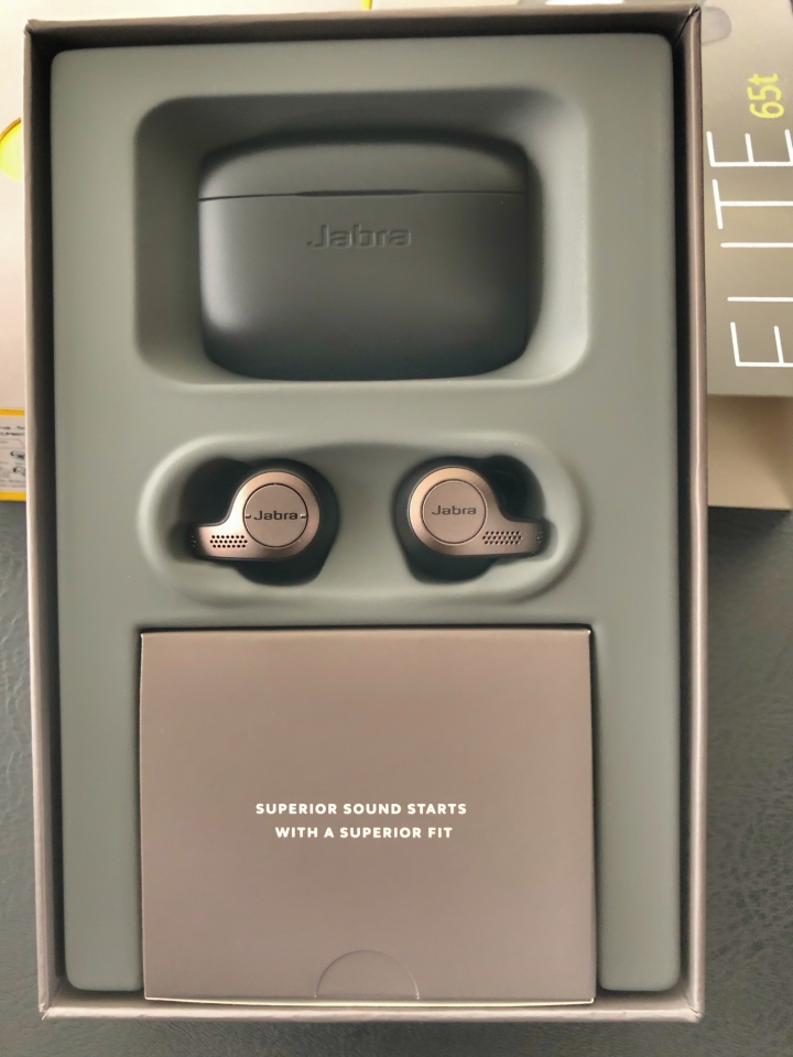 給自己辛苦一年的小禮物 JABRA Elite 65T 開箱