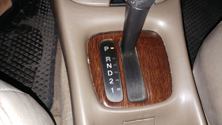 Ford Tierra1.8 Ghia 關箱文