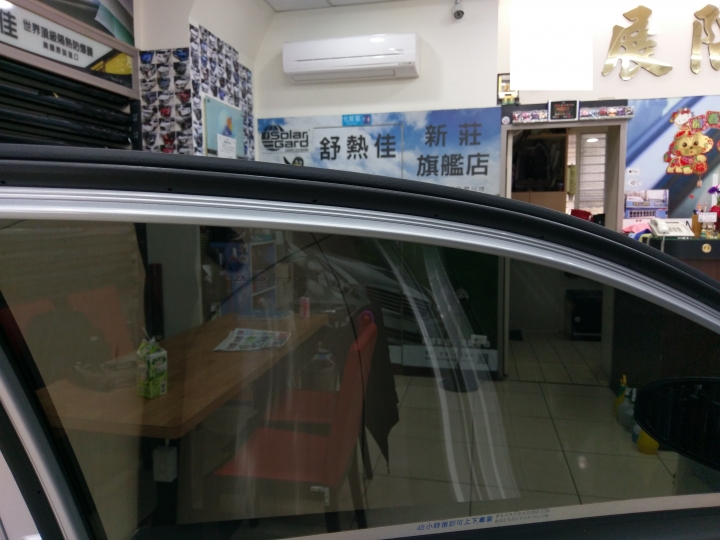 真開箱文   18 Yaris S 銀鴨 購車心得記