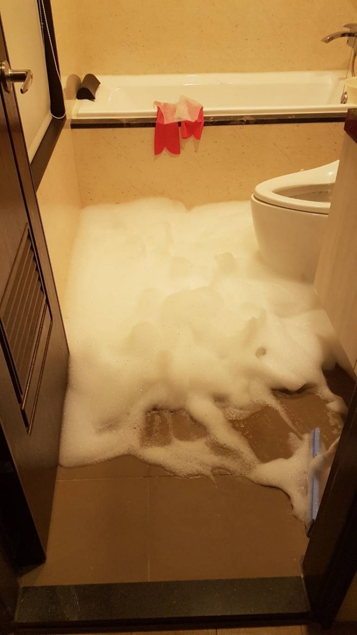浴室排水孔泡泡倒灌